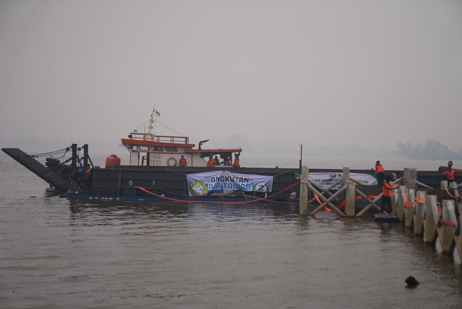 Atasi Salinitas Kapuas, 1,1 Juta Liter Air Tawar Tongkang Tiba di IPA Nipah Kuning Pontianak