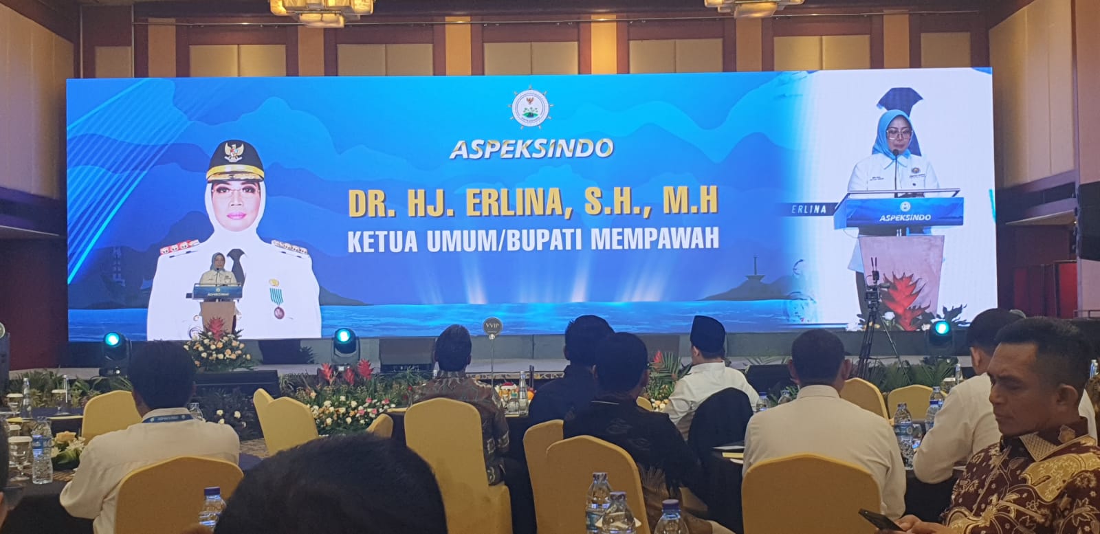 Bupati Mempawah, DR Hj Erlina, SH, MH resmi dilantik sebagai Ketua Umum Asosiasi Pemerintah Daerah Kepulauan dan Pesisir Seluruh Indonesia (ASPEKSINDO) periode 2025-2030. Pelantikan dipimpin oleh Menteri Kelautan dan Perikanan RI.