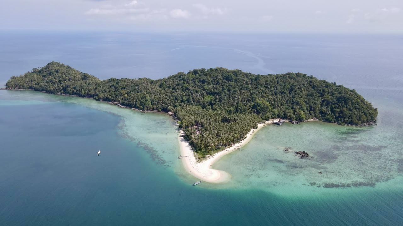 Kepulauan Karimata: Menyusuri Mahakarya di Beranda Dua Samudra