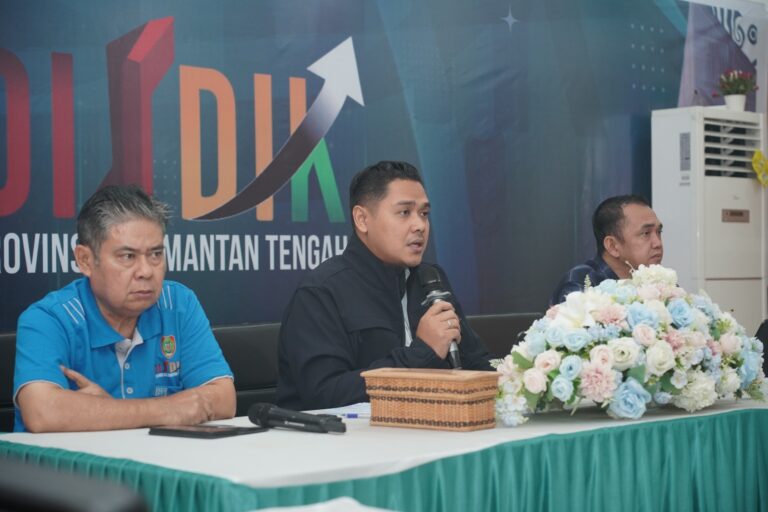"Disdik Kalteng dan Kemendikdasmen menunda TKA 2026 tingkat SMA ke November 2026 demi keselamatan murid dari ancaman kabut asap karhutla."