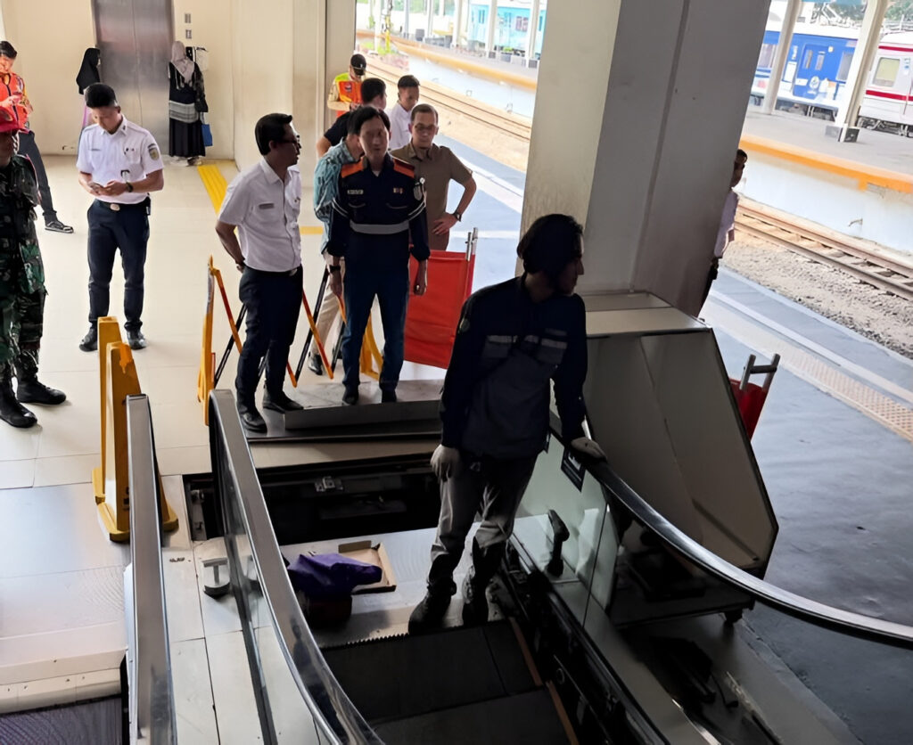 Eskalator Stasiun Duri Mendadak Berbalik Arah, 12 Penumpang Mengalami Luka