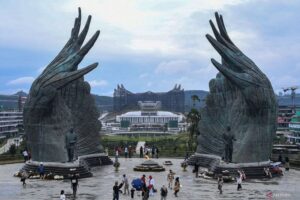 "Layanan keimigrasian di MPP Nusantara IKN layani 132 pemohon dengan durasi rata-rata 8,4 menit; catat transaksi tertinggi dibanding layanan publik lain."
