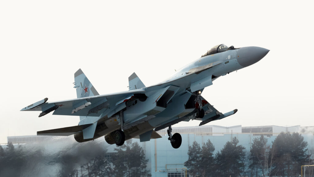 Friendly Fire! Jet Su-35 Rusia Tembak Jatuh Helikopter Mi-8 Milik Sendiri