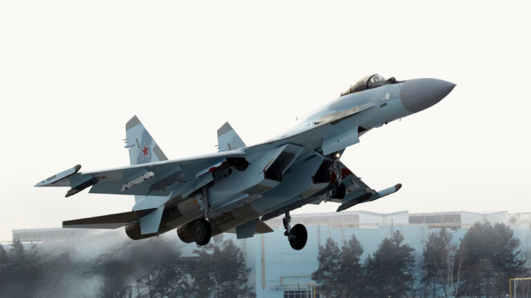 Jet tempur Sukhoi Su-35 Rusia saat lepas landas. (Dok. Russian Ministry Of Defence)