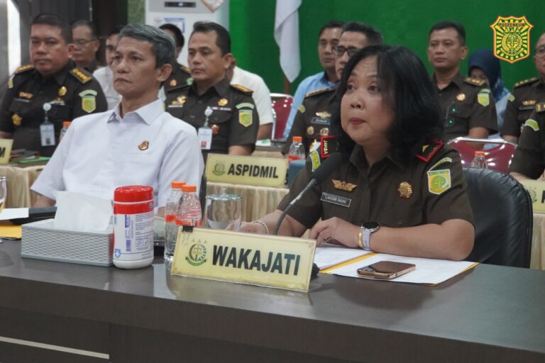 "Kejati Kalbar luncurkan SIKAWAN DAYAK untuk perkuat perlindungan hak keperdataan serta dokumen kependudukan bagi perempuan dan anak masyarakat adat."