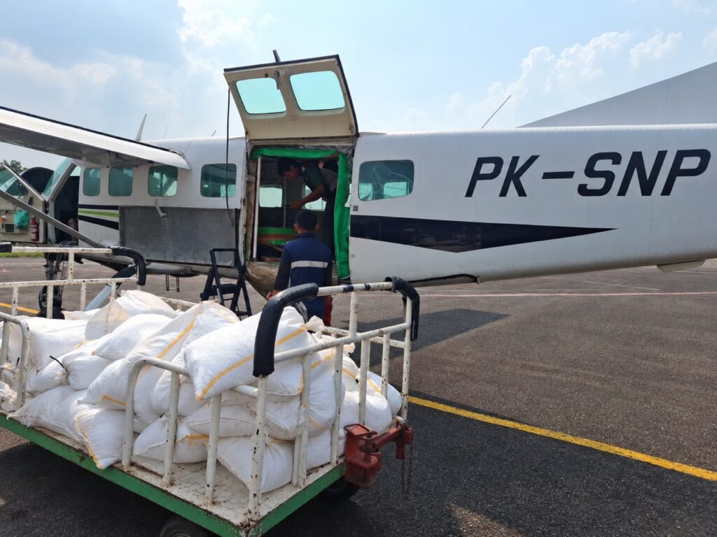 BNPB Lakukan OMC Dry Ice Tingkatkan Jarak Pandang Bandara Palembang