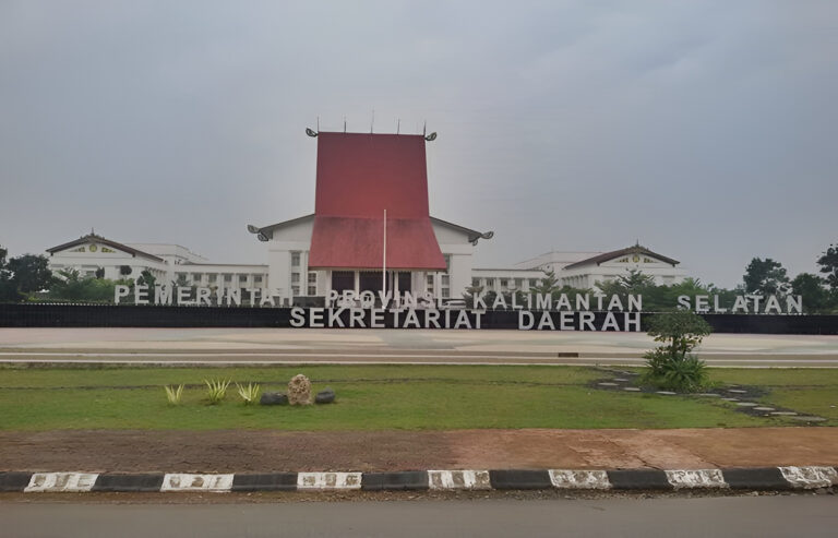 "Pemprov Kalsel mengeluhkan alokasi TKD Rp2 triliun dan DBH Rp1 triliun yang tertahan di pusat di tengah keterbatasan kondisi fiskal daerah."