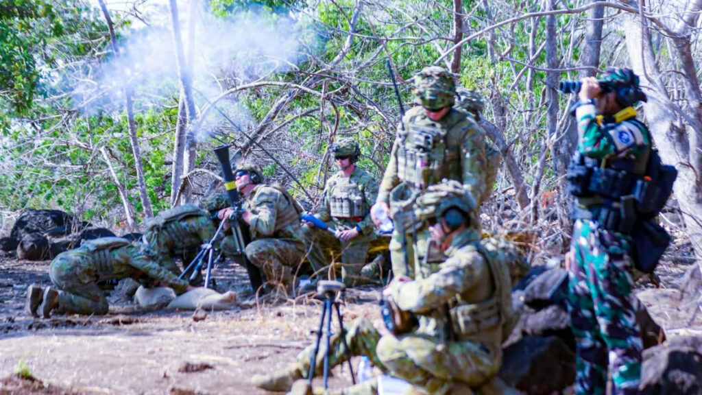 Uji Senjata Bantuan, Marinir Indonesia dan ADF Gempur Sasaran Mortir 81 MM di Keris Woomera 2026