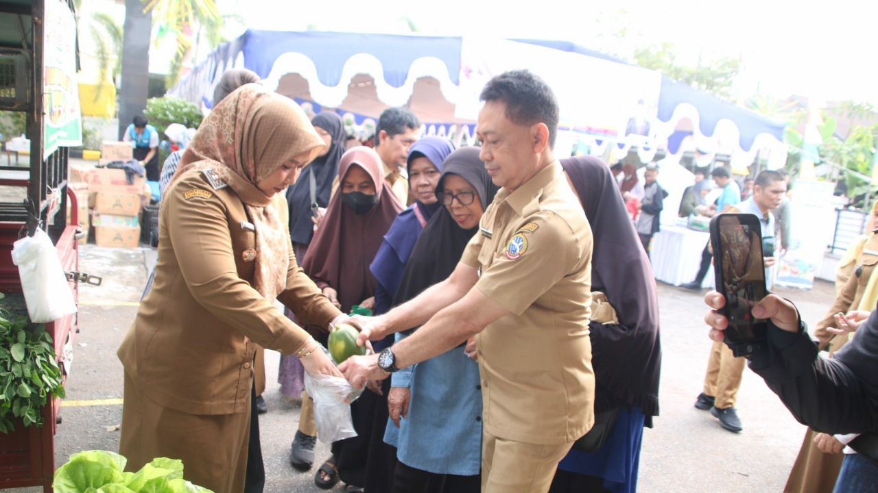 Bantu Masyarakat Sekaligus Serap Hasil Tani Lokal, Pemkot Pontianak Gelar Pasar Murah di 6 Kecamatan