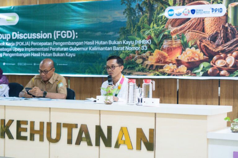 "Pemprov Kalbar bersama Fahutan Untan membentuk Pokja Percepatan HHBK guna memperkuat riset kualitas tengkawang, hilirisasi produk, dan rantai pasok daerah."