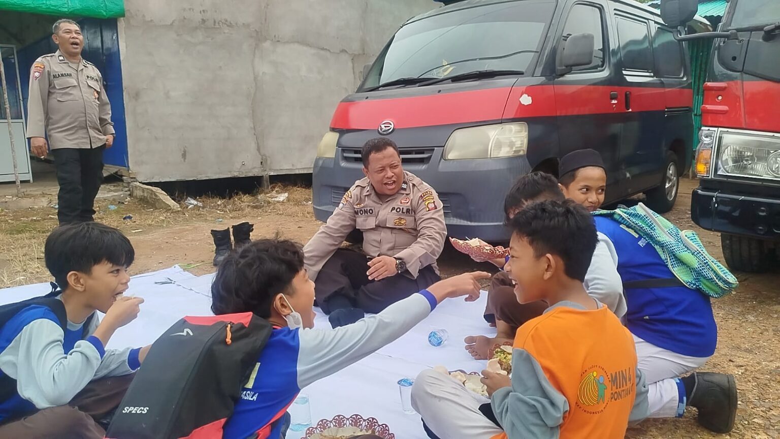 Polda Kalbar Gelar Curhat Kamtibmas dan Pengobatan Gratis di Saigon Pontianak