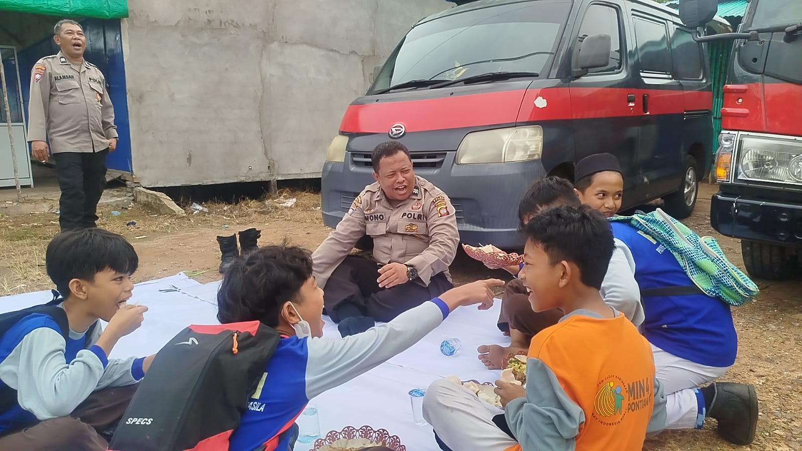 Polda Kalbar Gelar Curhat Kamtibmas dan Pengobatan Gratis di Saigon Pontianak