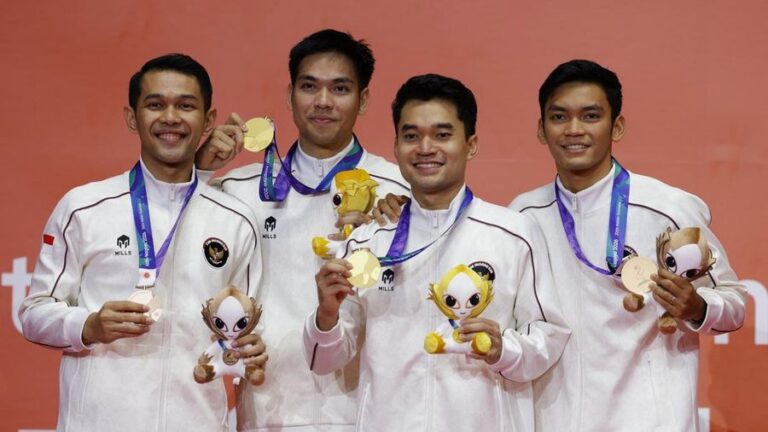 "Presiden Prabowo Subianto serahkan bonus kepada atlet peraih medali Asian Games dan Asian Para Games 2026 di Istana Negara."