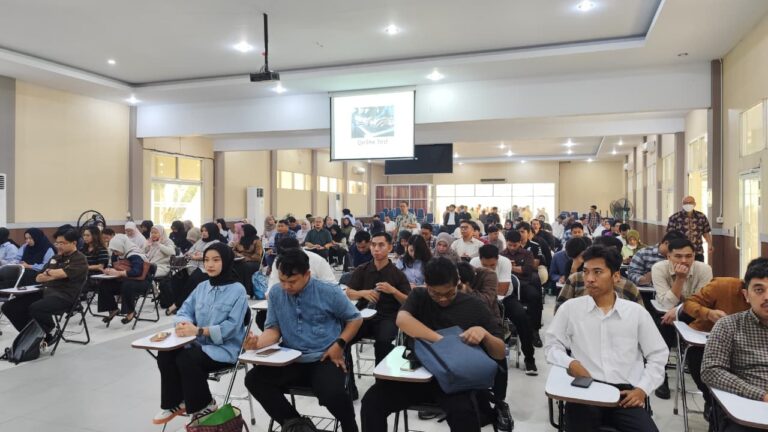 "Sebanyak 580 peserta ikuti seleksi TPA PDAM Tirta Khatulistiwa di Fakultas Teknik; Direktur Agus Darius pastikan seleksi transparan untuk jaring 150 kandidat."