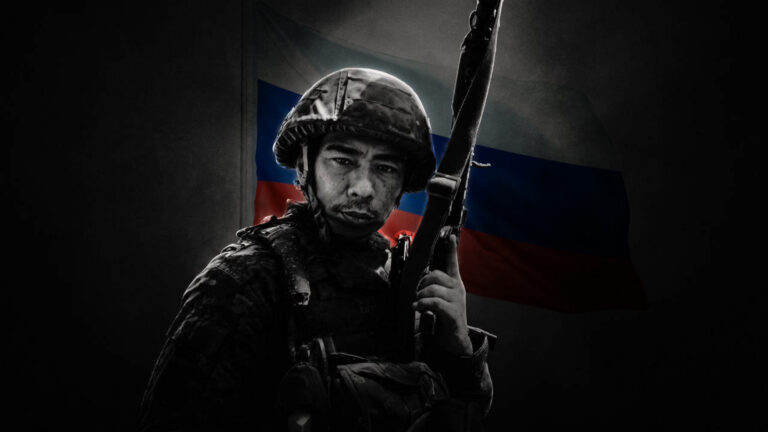 Potret prajurit berhelm dan memegang senapan dengan latar bendera Rusia, ilustrasi WNI asal Sorong tewas sebagai tentara bayaran Rusia. (Dok. Stop Russian Recruiters.org)