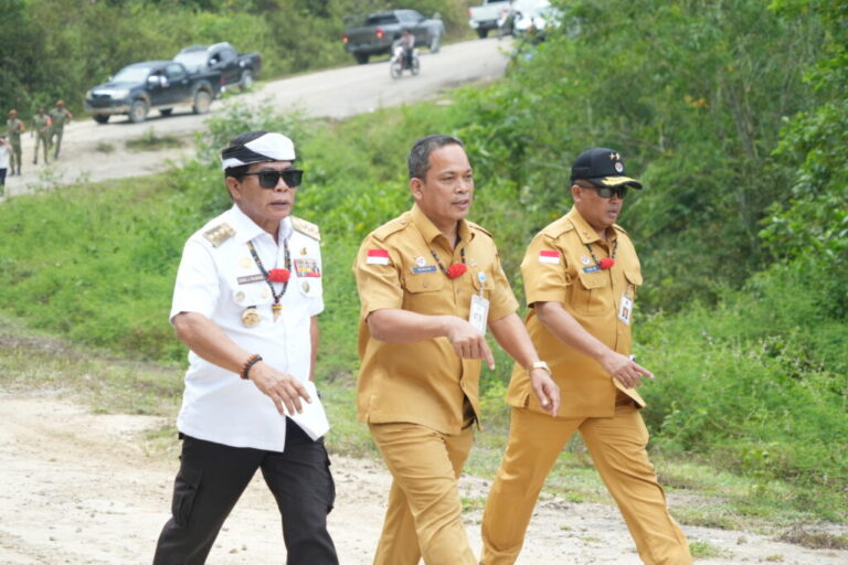 "Gubernur Kaltara Zainal Arifin Paliwang tinjau Krayan, pastikan proyek jalan perbatasan masuk Rencana Induk 2027–2029 senilai Rp32 triliun untuk pangkas biaya logistik."